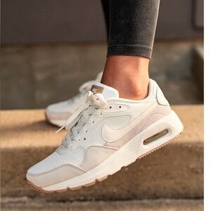 Nike Women's Air Max Sc White and Tan Sneakers
Size 8